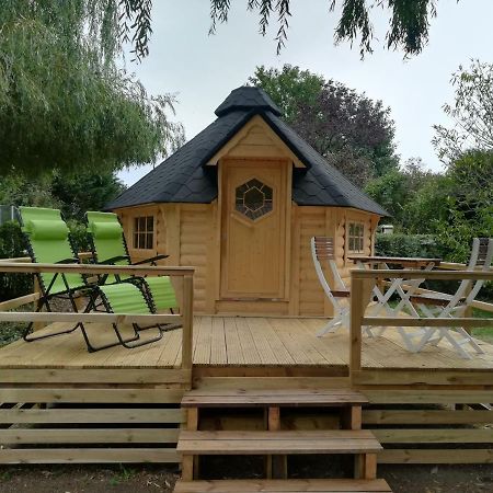 Camping Loisirs Des Groux Mousseaux-sur-Seine Exterior foto
