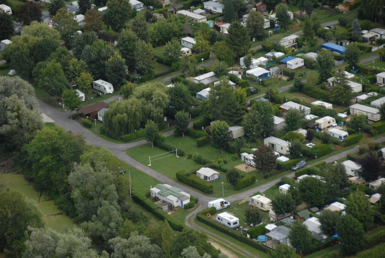 Camping Loisirs Des Groux Mousseaux-sur-Seine Exterior foto