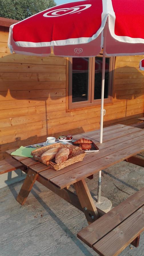 Camping Loisirs Des Groux Mousseaux-sur-Seine Exterior foto