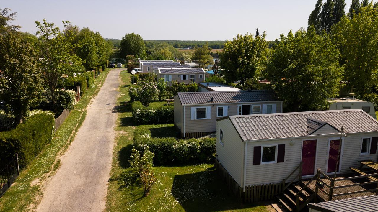 Camping Loisirs Des Groux Mousseaux-sur-Seine Exterior foto